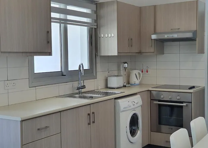 Phaedrus Living: Center Cozy Flat Demetra 102 * Λάρνακα